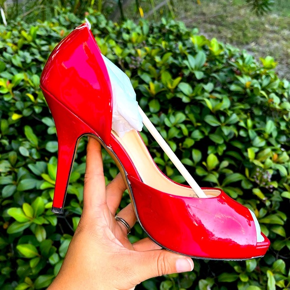 Bright Red Jessica Simpson Peep-Toe Heels - Picture 1 of 7